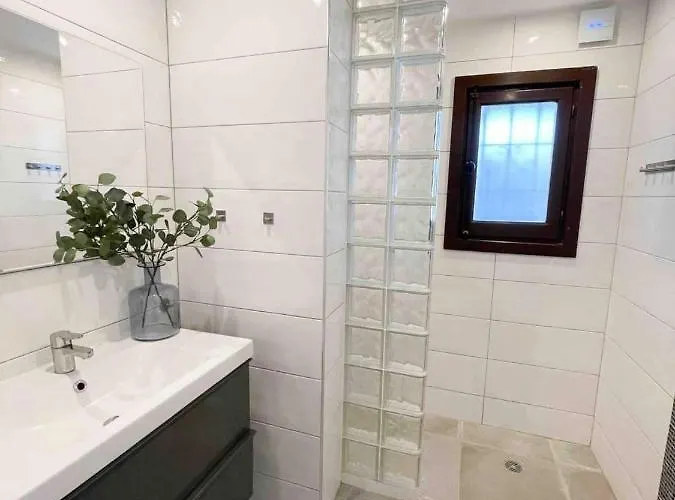Enjoy In A Top Location Near The Beach *